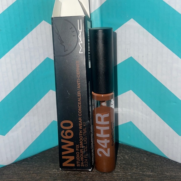 MAC Studio Fix 24 Hour Smooth Wear Concealer NW60 NEW - Picture 1 of 3